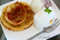 tartaletki róża jabłko rabarbar ciasto francuskie deser ciasteczka