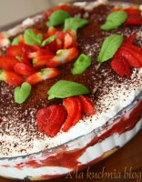 truskawkowe tiramisu deser dzieci truskawki mascarpone bita smietana
