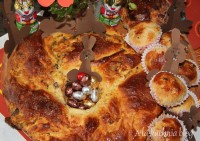 wielkanocny wieniec drożdżowy marcepan morela pistacje