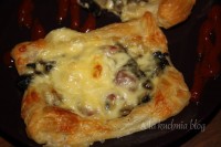 ciasto francuskie zapiekane warzywa ser