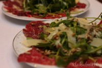 carpaccio polędwica wołowa rukola słonecznik parmezan