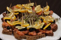 koreczki łosoś oliwki cytryna 