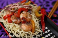 makaron ośmiornice krewetki estragon chili azja mleczko kokosowe