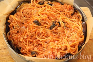 spaghetti sycylijskie makaron bakłażan mielone cynamon oberżyna danie sycące zapiekane zapiekanka
